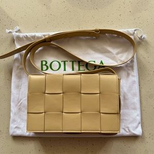 BrandNew Bottega Veneta Cassette Bag